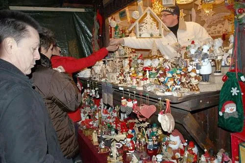 Gäste aus aller Welt zu Gast im Weihnachtsland Bild: Gäste aus aller Welt zu Gast im Weihnachtsland