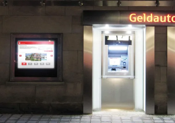 Bild: Einsatz von WindowTainment in Sparkassen