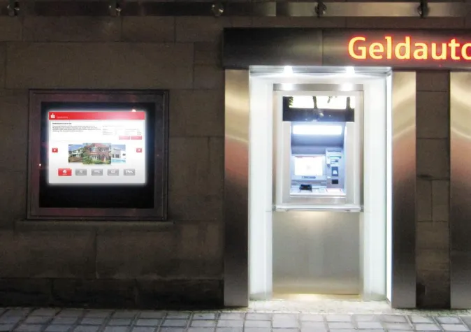 Bild: Einsatz von WindowTainment in Sparkassen