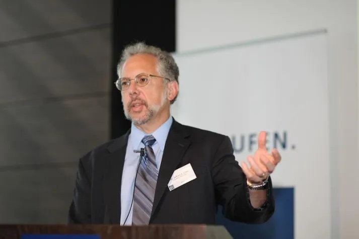 Bild: Lean-Experte Dr. Jeffrey Liker im Fachdialog bei der Staufen AG