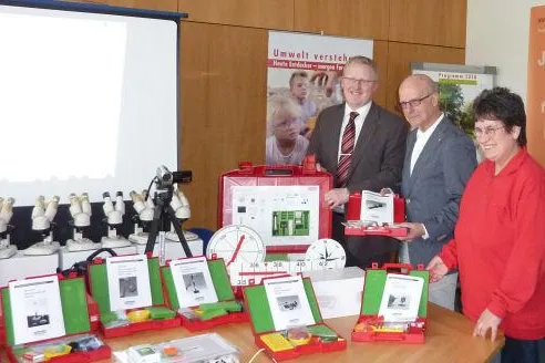 Eckensberger-Stiftung fördert AWO Junioruniversität Salzgitter Bild: Eckensberger-Stiftung fördert AWO Junioruniversität Salzgitter
