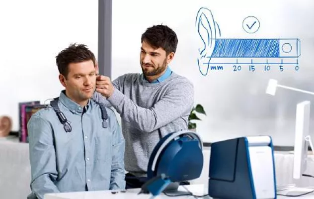 Sondenschlauchplatzierung während In-Situ-Messung deutlich vereinfacht mittels digitaler Führung Bild: Sondenschlauchplatzierung während In-Situ-Messung deutlich vereinfacht mittels digitaler Führung