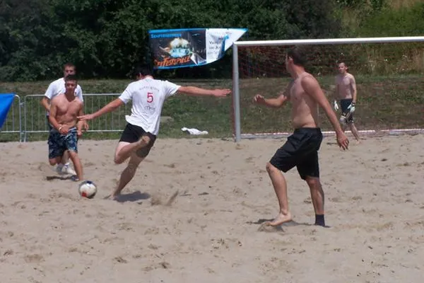 Viel Prominenz beim VIP-Spiel des SFBeach-sportspoint-Soccercups 2007 Bild: Viel Prominenz beim VIP-Spiel des SFBeach-sportspoint-Soccercups 2007