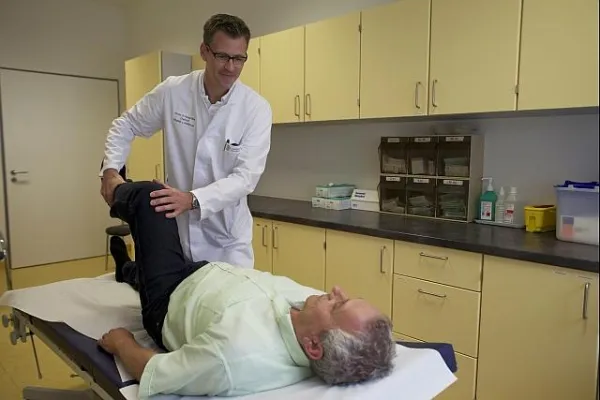 Bild: Wechsel-Operationen bei Huft- und Kniegelenken nehmen zu