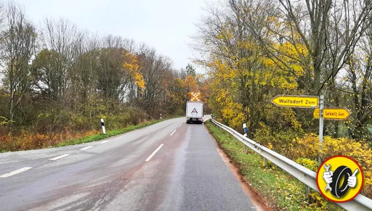 Bild: Schleuderfalle Ölspur