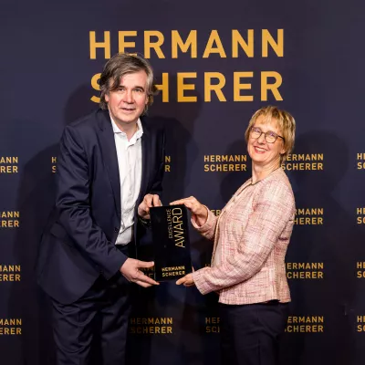 Bild: Wettstreit: Weinheimerin Ute Grünhagen überzeugt - Excellence Award ging nach Weinheim 