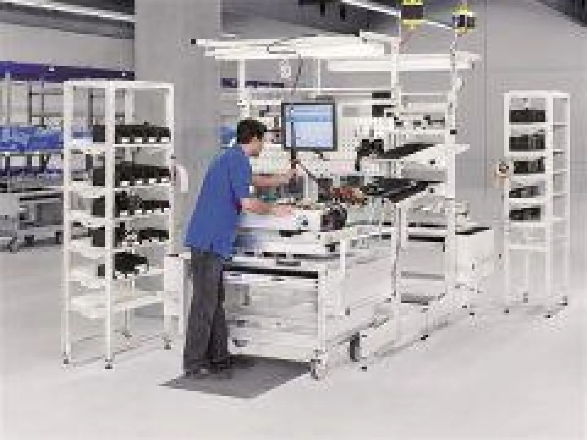 bott Montagearbeitsplatz mit ELAM von Armbruster Engineering im praktischen Einsatz