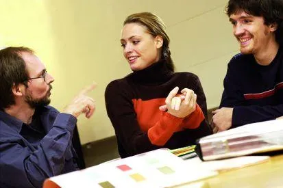 Bild: Studierende der Wilhelm Büchner Hochschule investieren in ihren beruflichen Erfolg