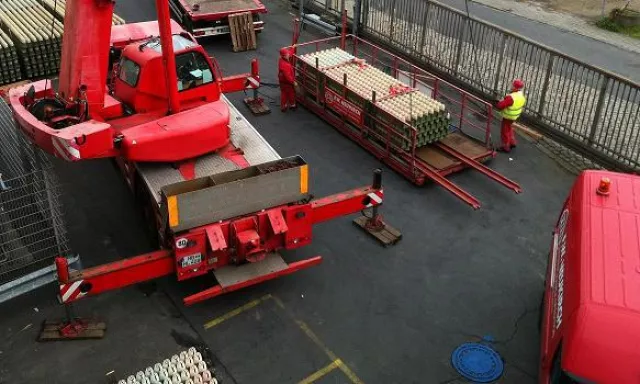 Bild: Korbträger- FWN mit Schwerlastteam bei Coca Cola aktiv