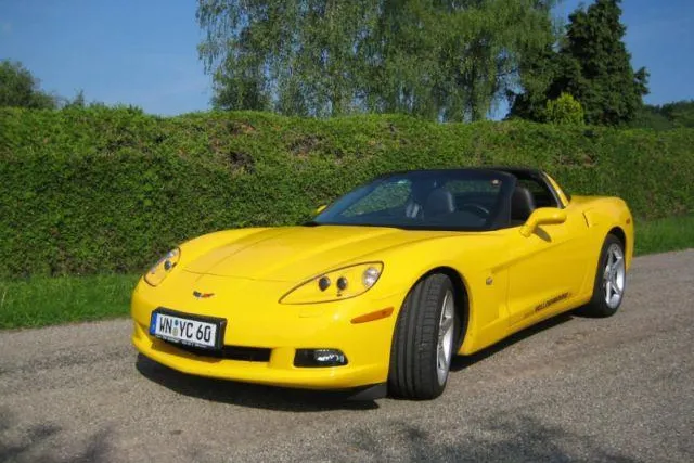 Bild: Corvette C6 und H2 SUT bei yellowhummer eingetroffen
