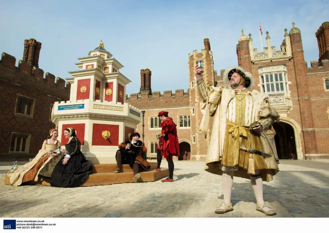 Tudor Wine Fountain im Hampton Court Palace, London