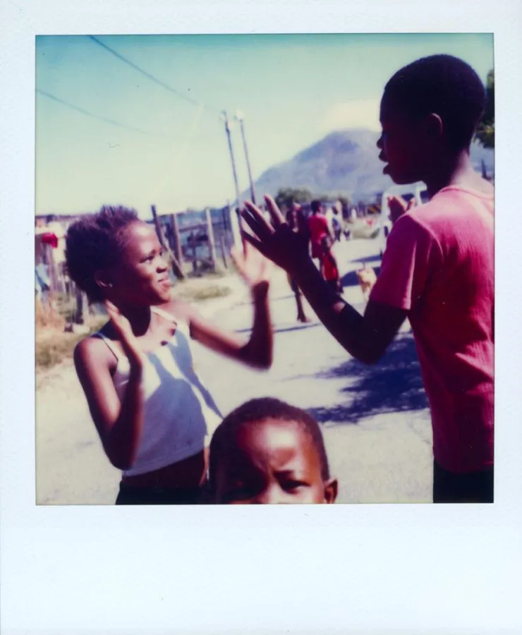 Polaroid-Multiple 184/216 aus der Afrika-Serie MULTIPLE 216. Die Serie präsentiert atmosphärische Eindrücke, Fragmente und Ausschnitte als ?Kunst en Miniature?.