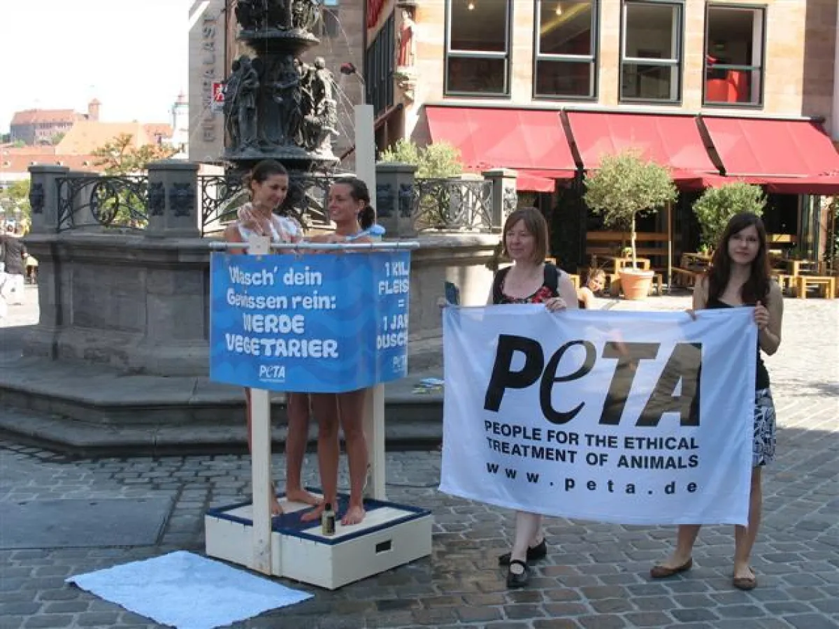Duschen für den Klimaschutz © PETA