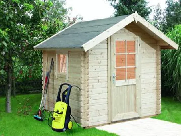 Bild: Tanja 44: Kleines Gartenhaus mit starken Wänden