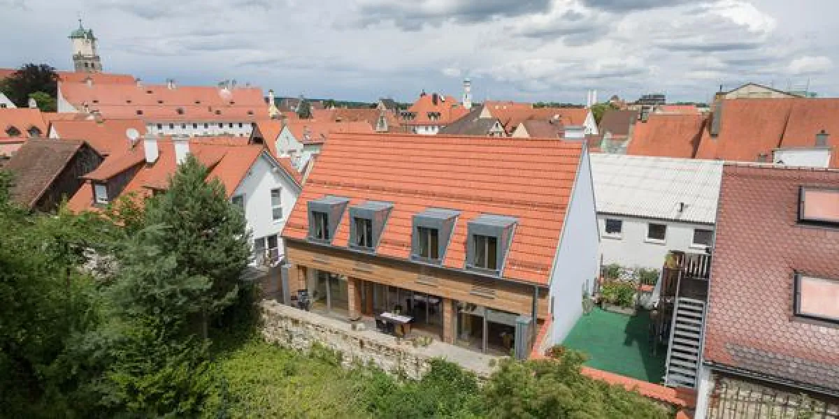 Im Allgäu schuf Baufritz ein Stadthaus der besonderen Art: modern, wohngesund und im Einklang mit de