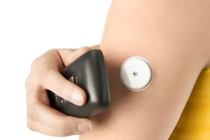 Das Glukose Messsystem FreeStyle Libre® ist ab heute für Menschen mit Diabetes in Deutschland erhältlich Bild: Das Glukose Messsystem FreeStyle Libre® ist ab heute für Menschen mit Diabetes in Deutschland erhältlich