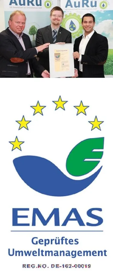 Feierliche Übergabe des Zertifikates