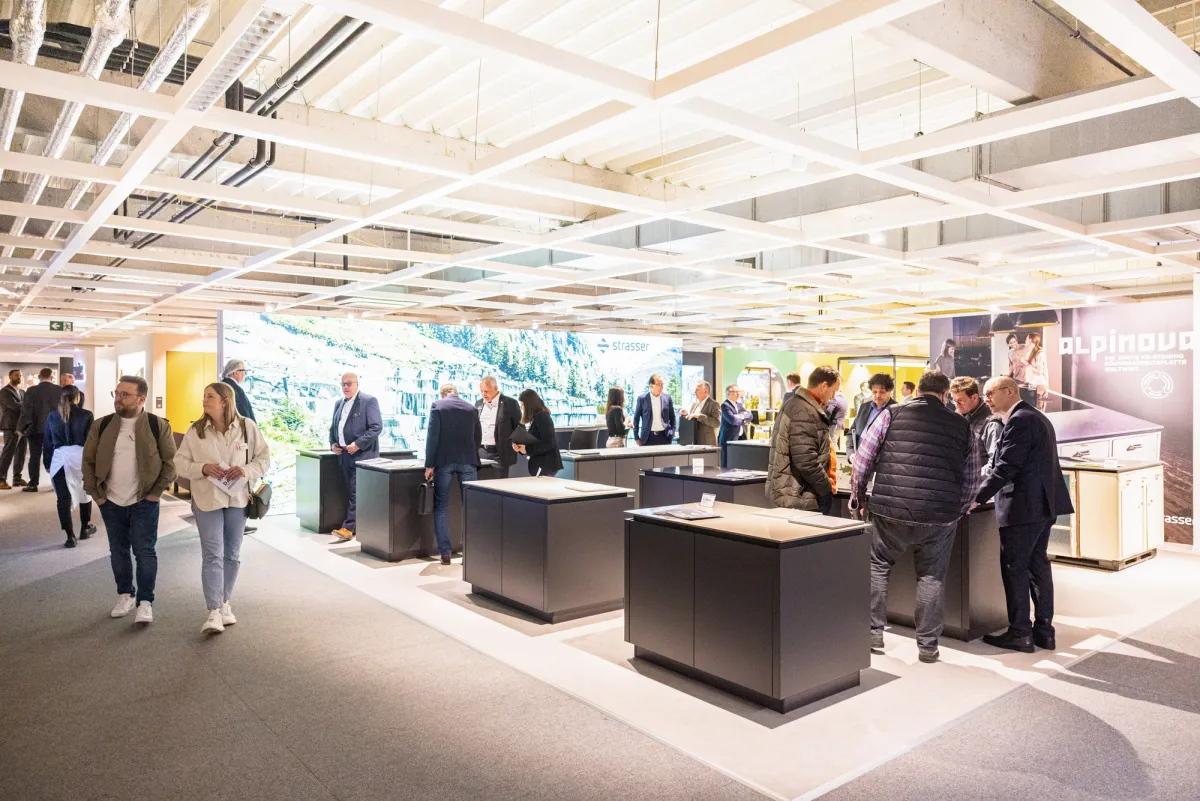 Besucher und Aussteller auf den Küchen-Kompetenz-Tagen (© Alliance)