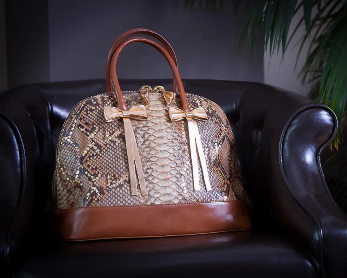 Model Abendtasche Adelina beige