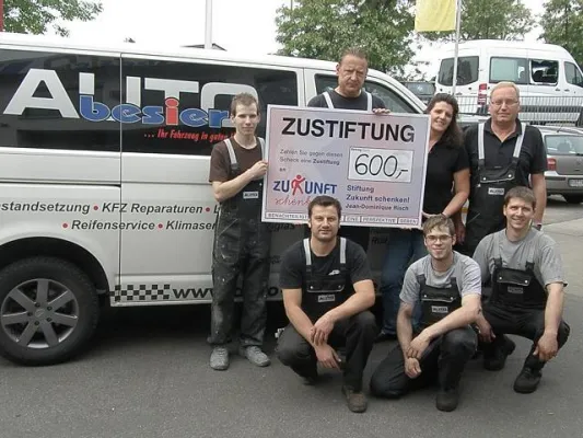 Bild: AutoBesier feiert Firmenjubiläum und spendet für Stiftung Zukunft schenken