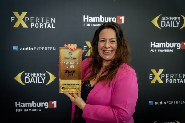 Bild: Ehemalige Kriminalbeamtin erhält begehrten Award - Karin Hammerl begeistert Fachjury
