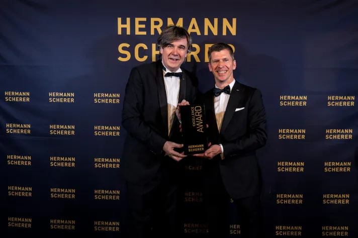 Führungs-Geständnis bringt Excellence-Award und Weltrekord Bild: Führungs-Geständnis bringt Excellence-Award und Weltrekord