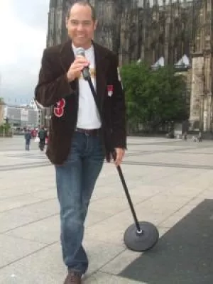 Bild: Kölner Musiker will innerhalb von 10 Stunden in die Charts - Carpe Diem