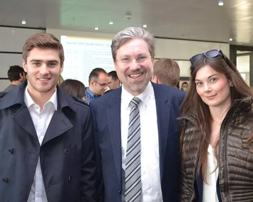 Bild: HdWM: Studiengang IT Management attraktiv durch Förderung - Hochwertige SAP-Zertifizierung und Stipendien