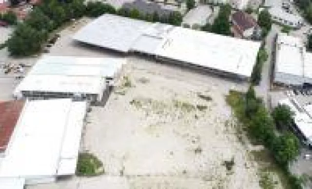 Immobase Immobilien vermittelt erfolgreich Produktionsgebäude und Grundstück in Geretsried Bild: Immobase Immobilien vermittelt erfolgreich Produktionsgebäude und Grundstück in Geretsried