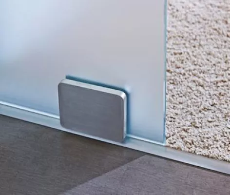 Bild: Formenvielfalt zur Gestaltung von Schiebetüren. ABP-Beyerle ergänzt sein Programm: Bodenrollen in neuem Design