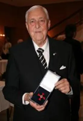Bild: Bundesverdienstkreuz 1. Klasse für Prof. Dr.-Ing. e.h. Karl Kling