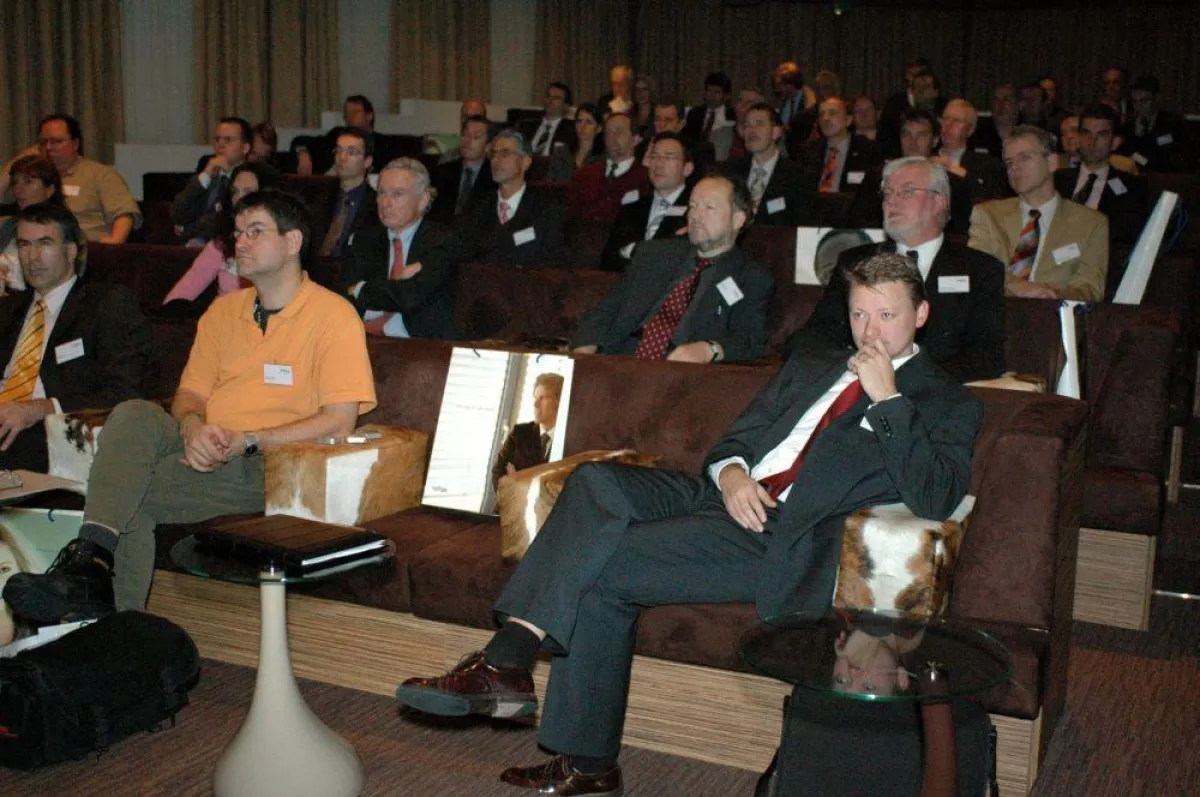 Über 60 interessierte Zuhörer verfolgten im Private Cinema des Hotels „East“ die interessanten Vorträge.