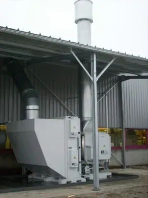 Bild: Außenliegende Zentralabsaugung von Ölnebel