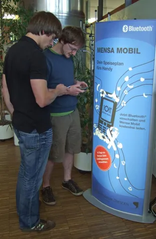 Studentenwerk Dresden und Haase & Martin bringen Mensa-Speiseplan per Bluetooth aufs Handy Bild: Studentenwerk Dresden und Haase & Martin bringen Mensa-Speiseplan per Bluetooth aufs Handy