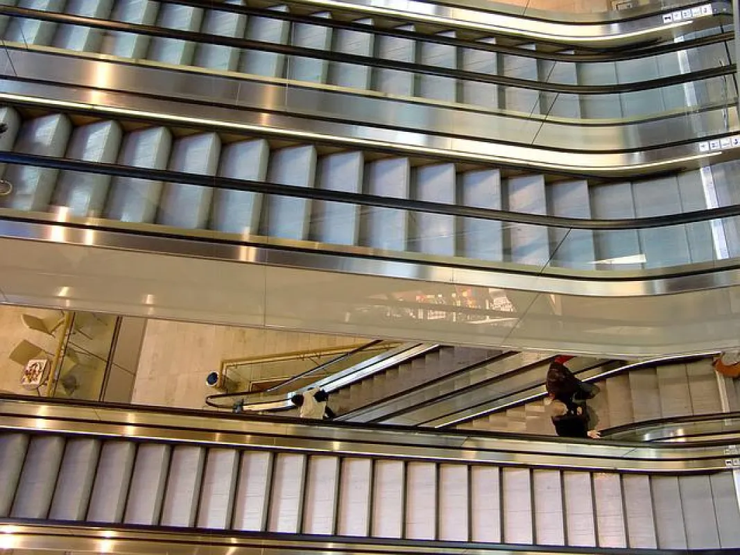 Kommt die Deutsche Warenhaus AG? und geht es auf- oder eher abwärts?