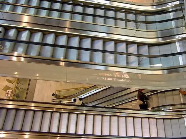 Bild: FAIReconomics: Signa Holding will Kaufhof im dritten Anlauf