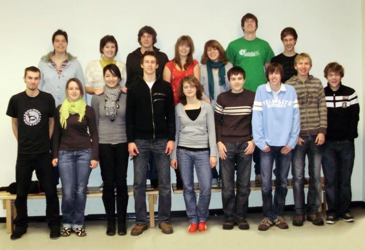 Die Mitarbeiter der Juniorkochfabrik mit ihrer Betreuungslehrerin Studiendirektorin Kerstin Horn (oben links)