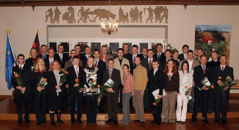 Bild: Ingenieur- und Informatikabsolventen der Hochschule Harz starten ins Berufsleben