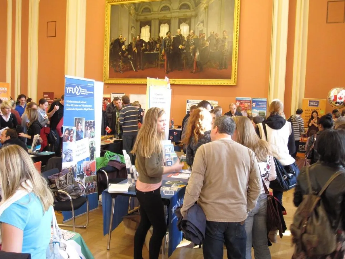 Viel Interesse bei der SchülerAustausch-Messe im Roten Rathaus (Foto: Michael Eckstein)