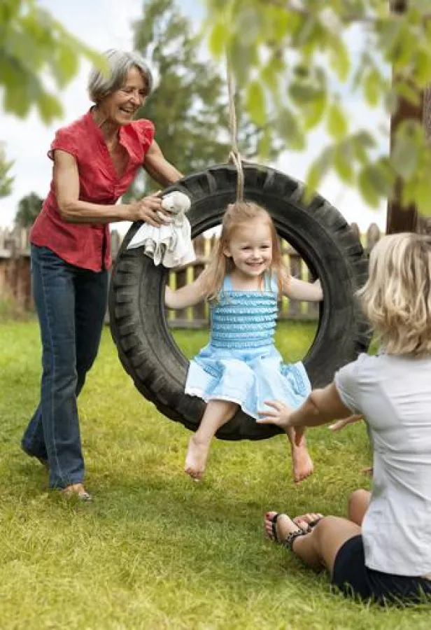 We are family! Urlaub mit Oma und Opa bei Familotel. Copyright: Familotel.