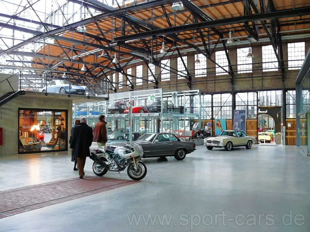 Besuch im Meilenwerk Düsseldorf  - Foto: Sport Cars