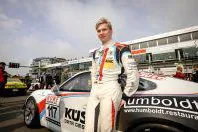 Marek Böckmann brilliert zum vierten Mal mit Podiumsplatz bei der VLN-Serie Bild: Marek Böckmann brilliert zum vierten Mal mit Podiumsplatz bei der VLN-Serie