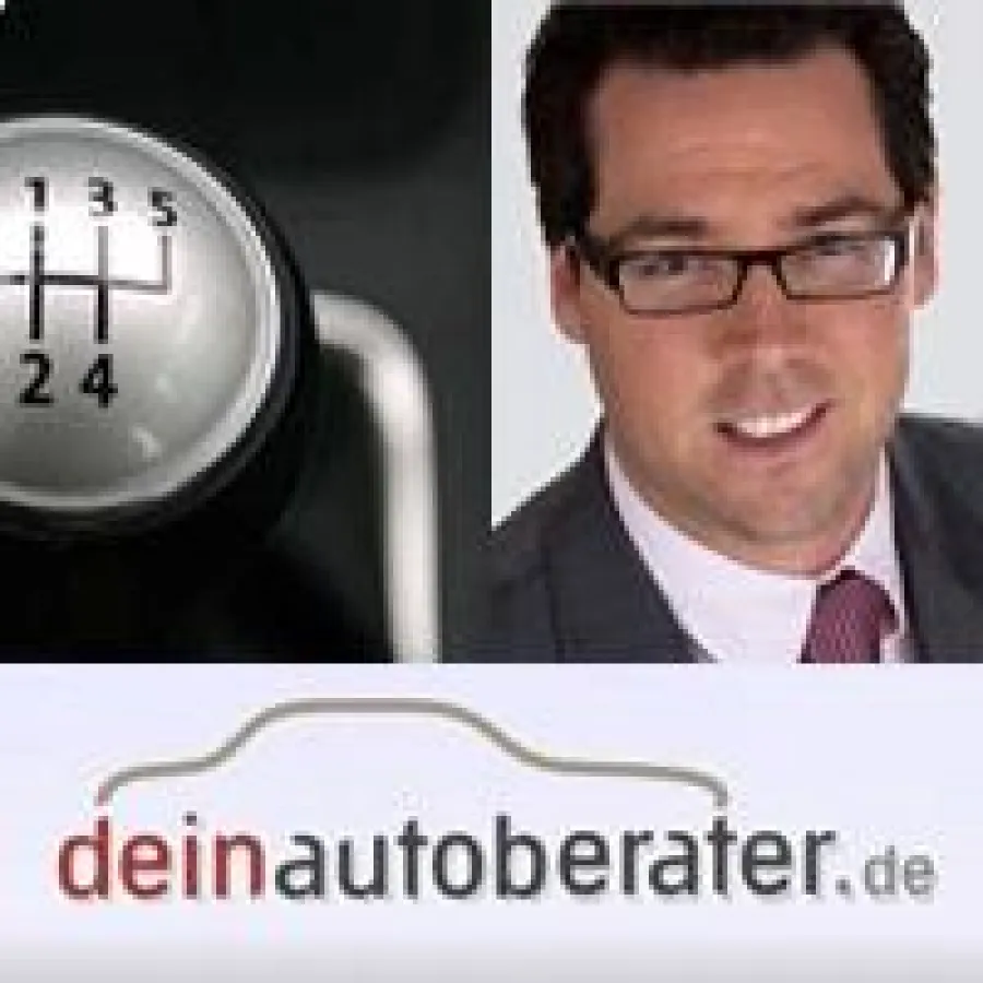 Unternehmer Alexander Specht schaltet auf persönliche Beratung um beim günstigen Online-Autokauf.