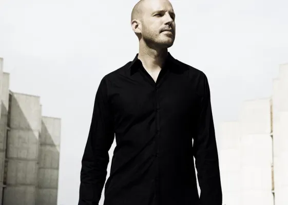 Bild: SCHILLER - Live im Dezember 2011