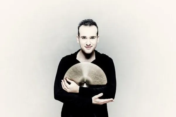 Bild: Simone Rubino in der Elbphilharmonie (20.10.); Artist in Residence des Münchner Rundfunkorchesters (ab 14.11.)