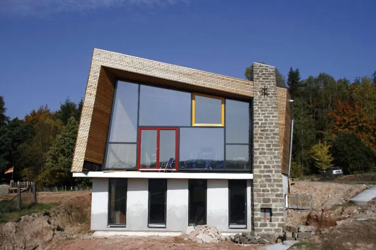 Bild: Auch beim Hausbau gut versichert