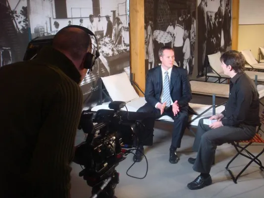 Bild: auswandern.de filmt Ratgeber Interviews im Auswanderer Museum Ballinstadt