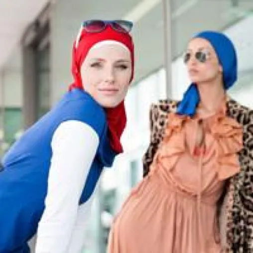 Innovatives Kopftuch Design bei Imzadi Couture Bild: Innovatives Kopftuch Design bei Imzadi Couture