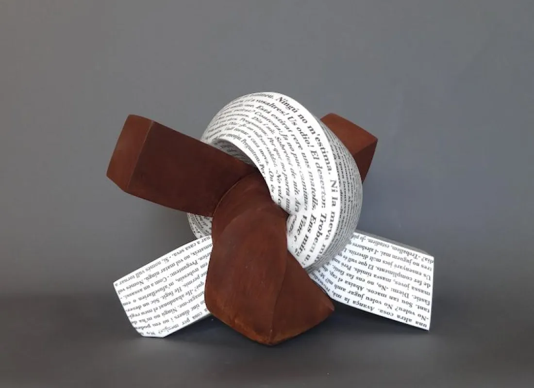Lluis Cera: Klaus und LuKas, Thassos-Marmor, Eisen und Aluminium, 70 x 52 x 50 cm, Unikat