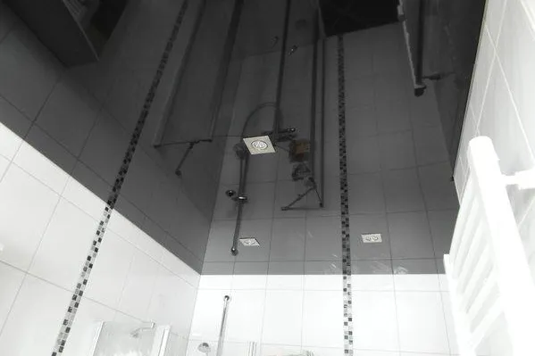 Bild: Neue Decke im Badezimmer - aber wie?